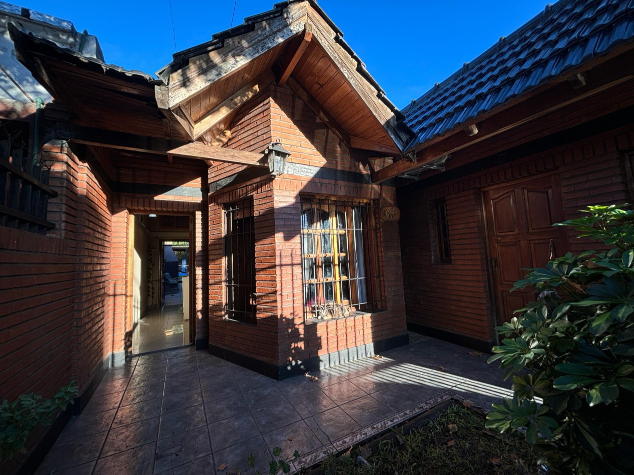 Hermosa casa de 4 ambientes en venta - San Martin