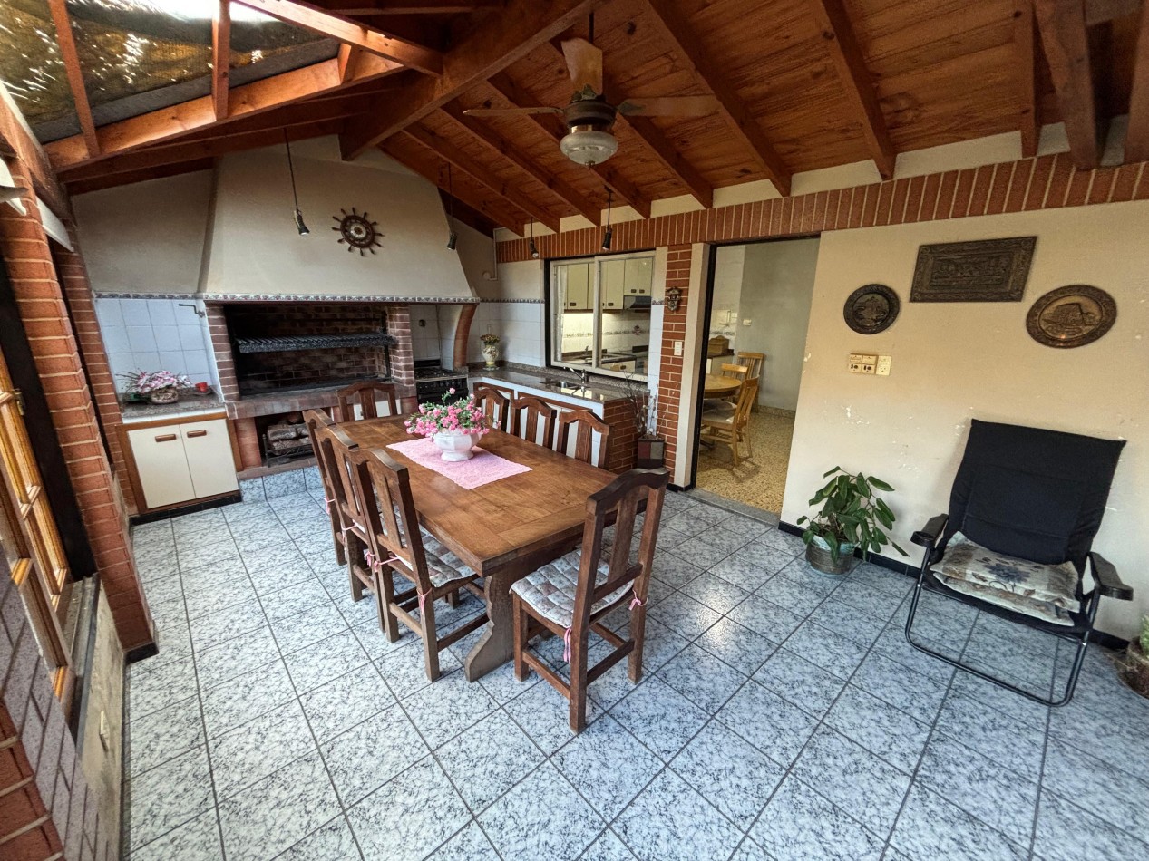Casa 5 ambientes - Villa Ballester