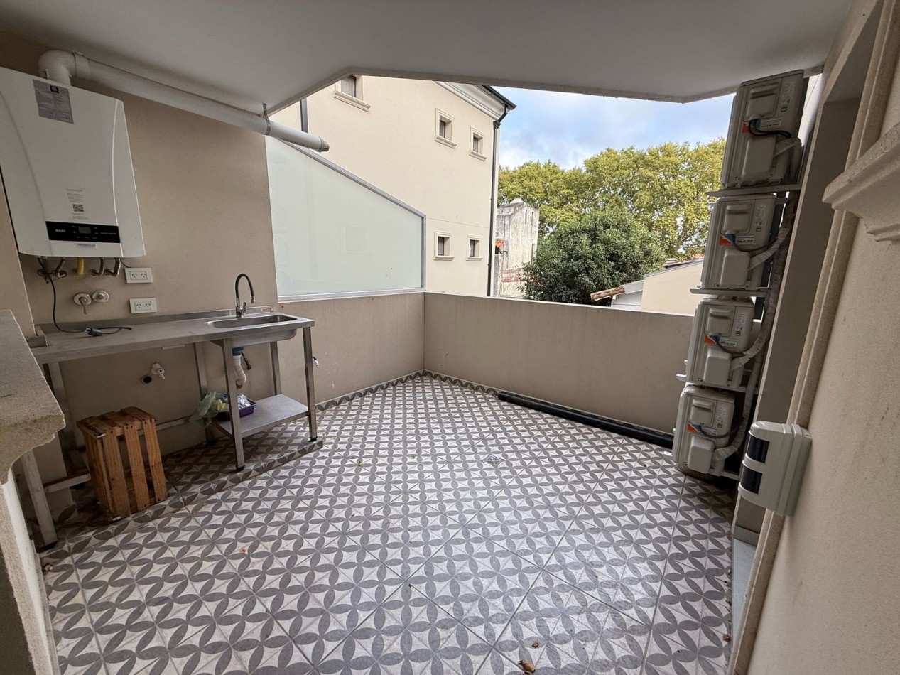 HERMOSO DEPTO. 4 AMBIENTES - V. BALLESTER