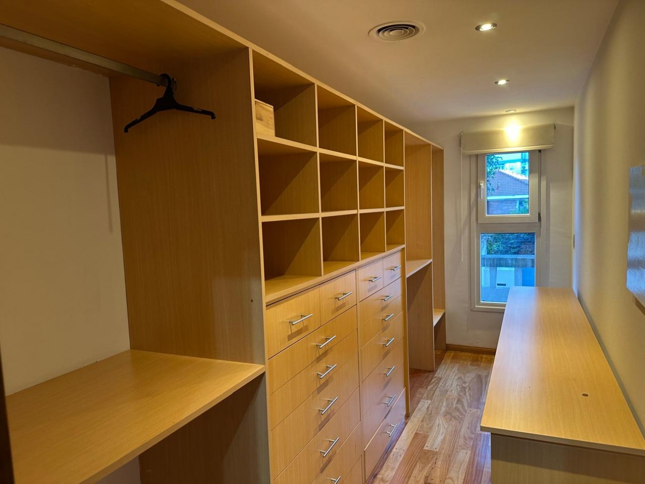 HERMOSA CASA DE 6 AMBIENTES - VICENTE LOPEZ
