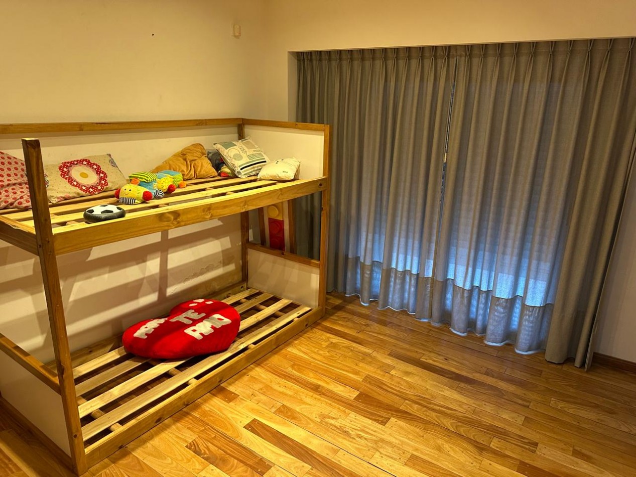 HERMOSA CASA DE 6 AMBIENTES - VICENTE LOPEZ