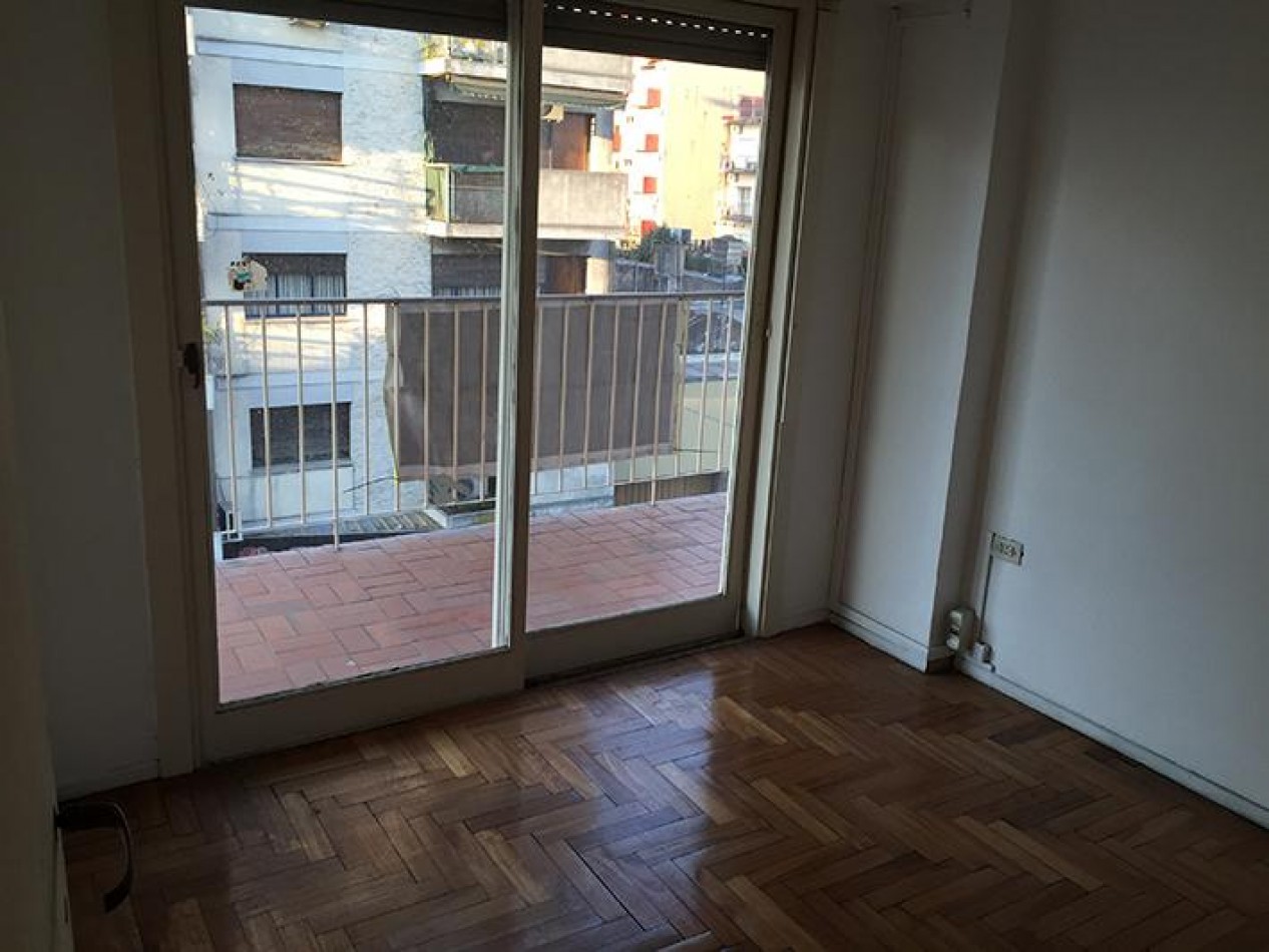 Departamento de 4 ambientes con cochera en alquiler - San Martin centro