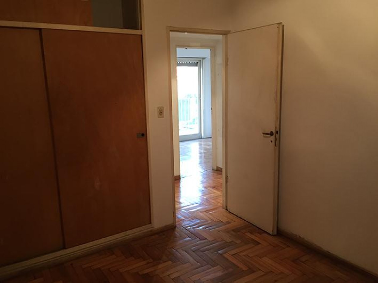 Departamento de 4 ambientes con cochera en alquiler - San Martin centro