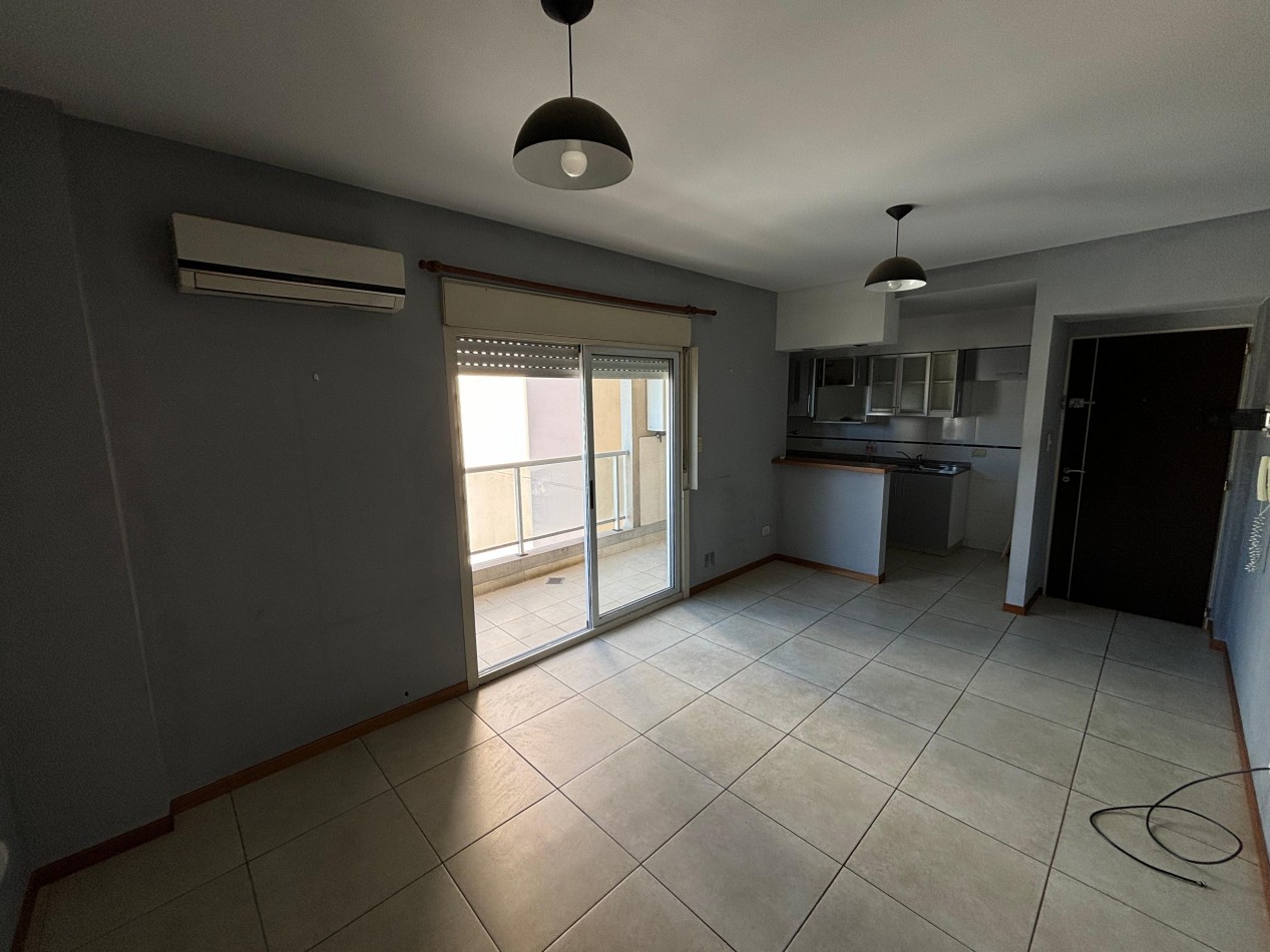 Departamento de 2 ambientes en venta - San Martin centro