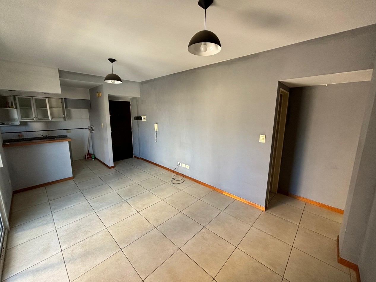 Departamento de 2 ambientes en venta - San Martin centro