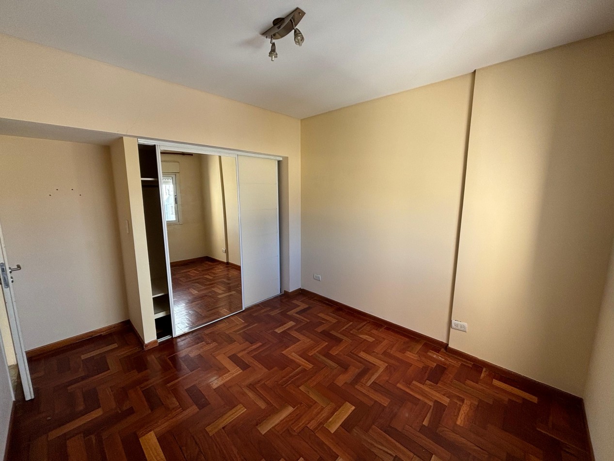 Departamento de 2 ambientes en venta - San Martin centro