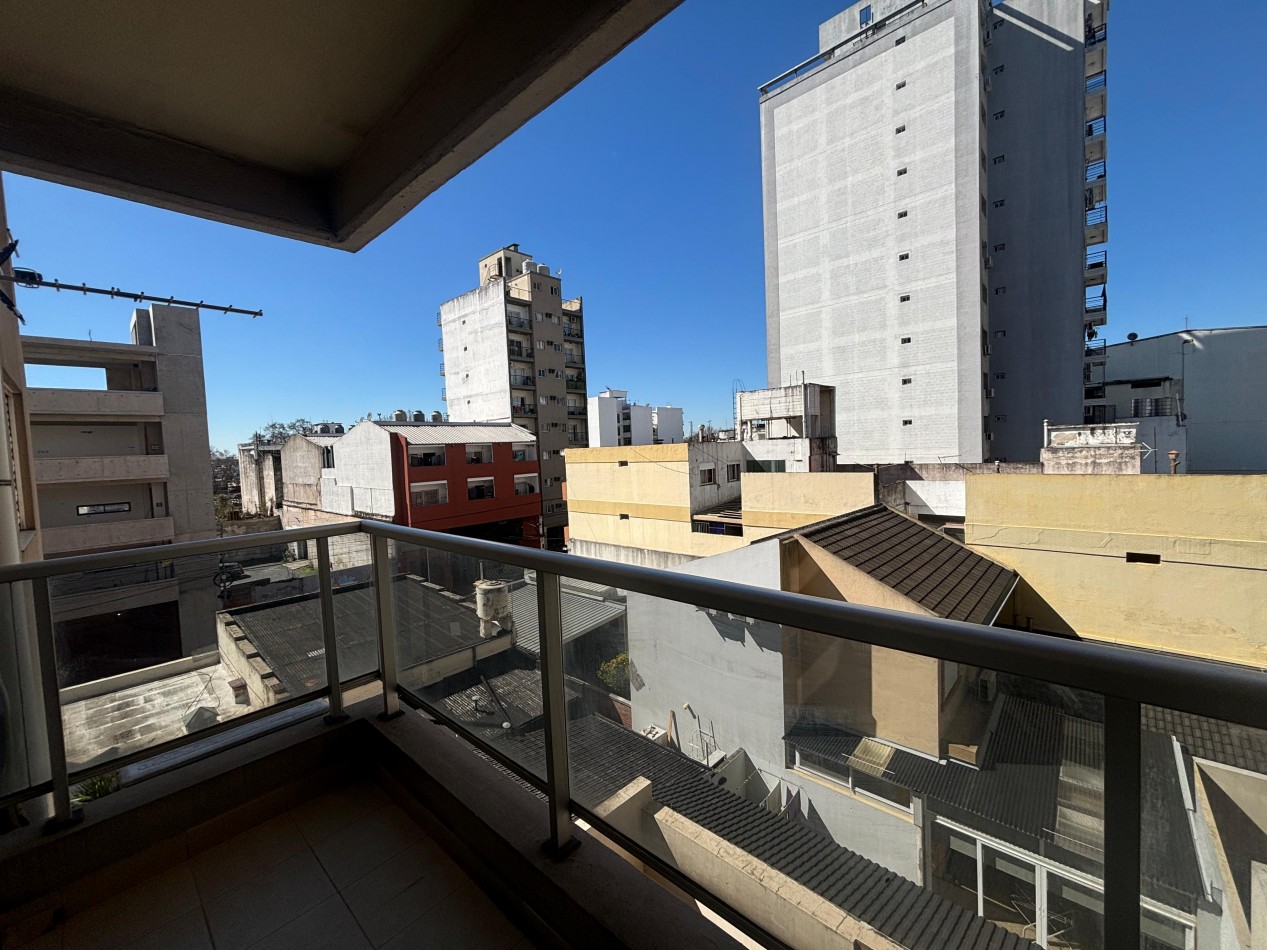 Departamento de 2 ambientes en venta - San Martin centro