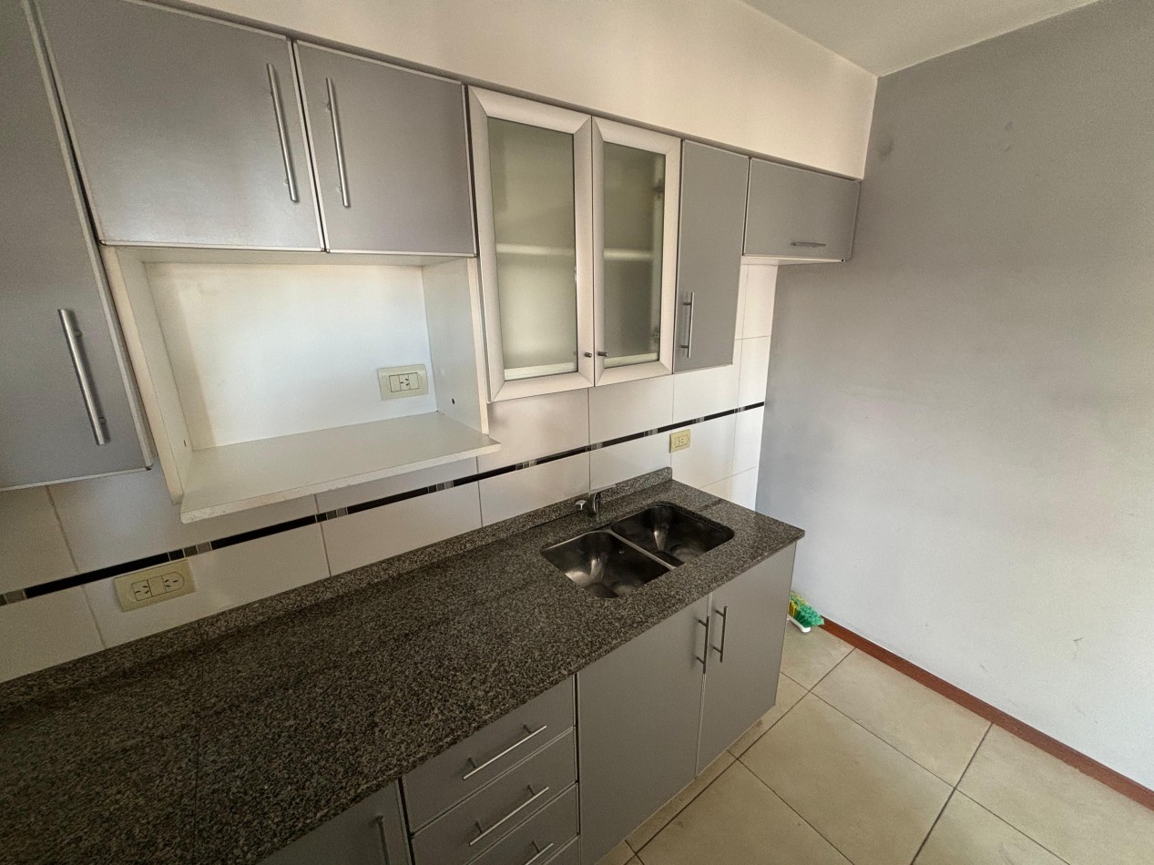Departamento de 2 ambientes en venta - San Martin centro
