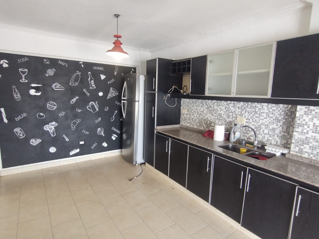 Excelente departamento de 4 ambientes tipo duplex con cochera y baulera en venta - San Martin centro