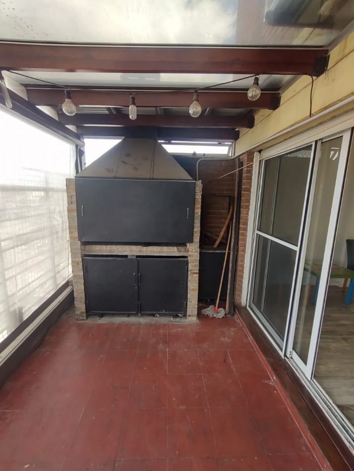 Excelente departamento de 4 ambientes tipo duplex con cochera y baulera en venta - San Martin centro