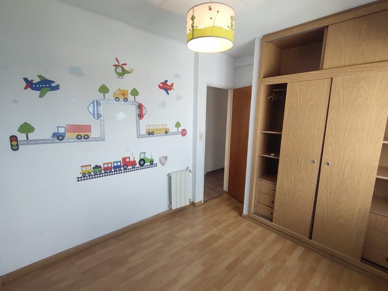 Excelente departamento de 4 ambientes tipo duplex con cochera y baulera en venta - San Martin centro