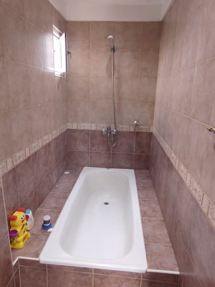 Excelente departamento de 4 ambientes tipo duplex con cochera y baulera en venta - San Martin centro