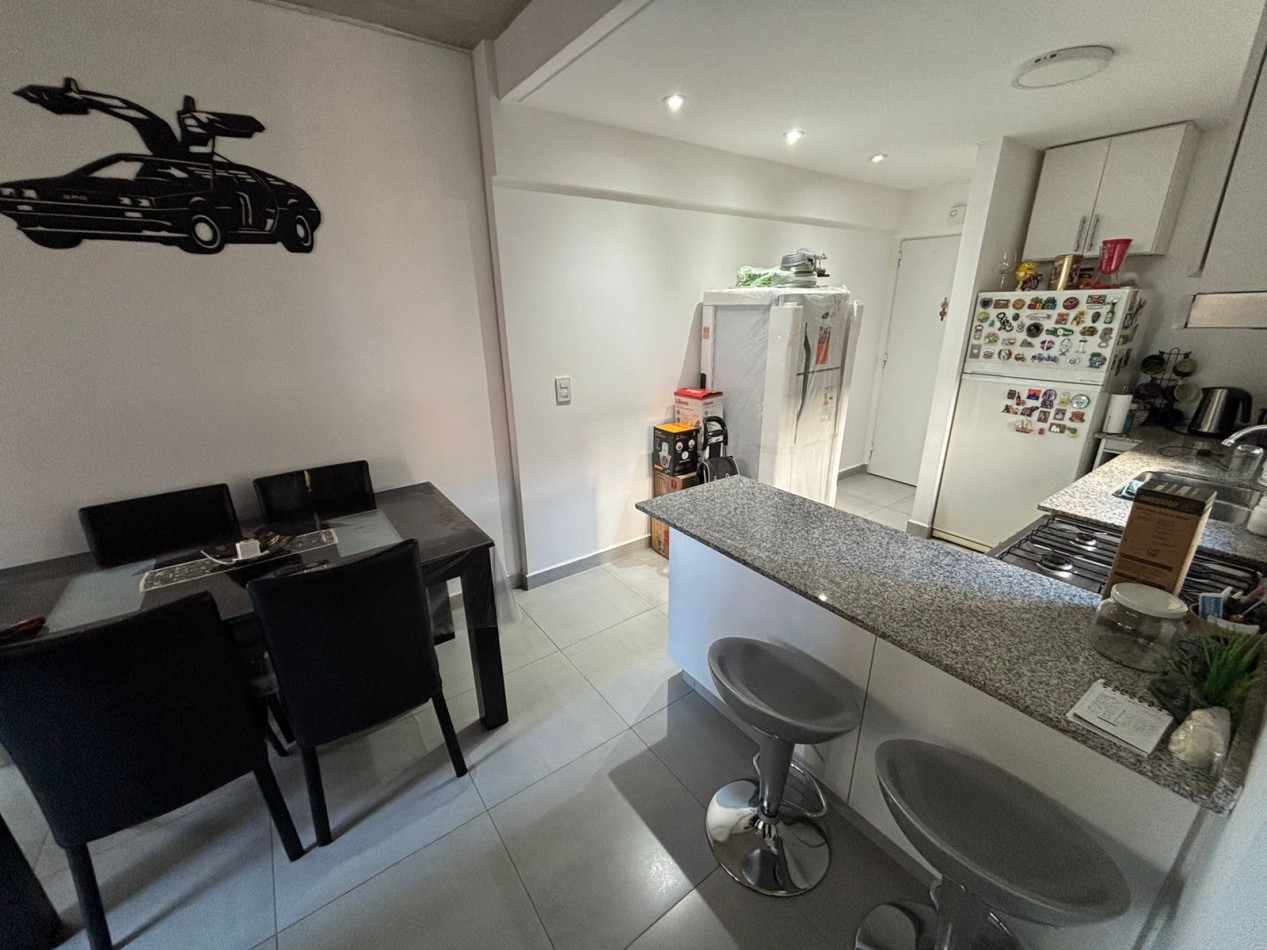 Depto. 2 ambientes divido - Centro San Martin.