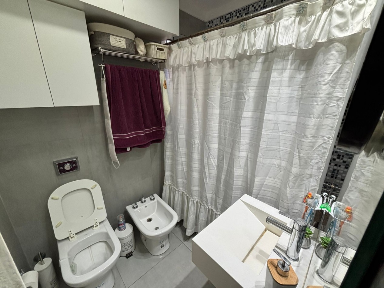 Depto. 2 ambientes divido - Centro San Martin.