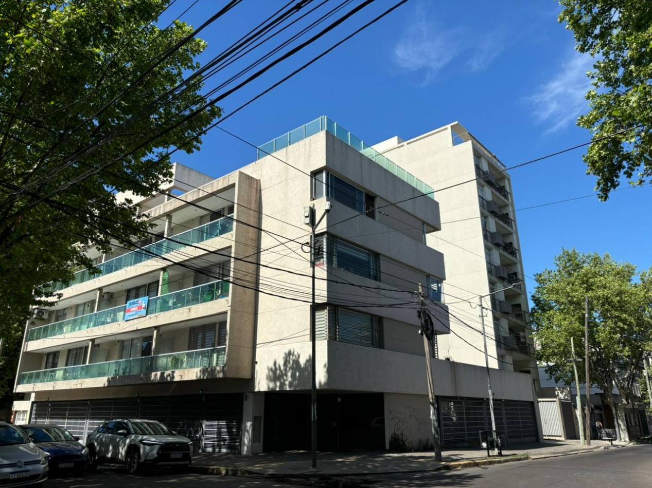 Impecable departamento de 2 ambientes con cochera cubierta - San Martin Centro