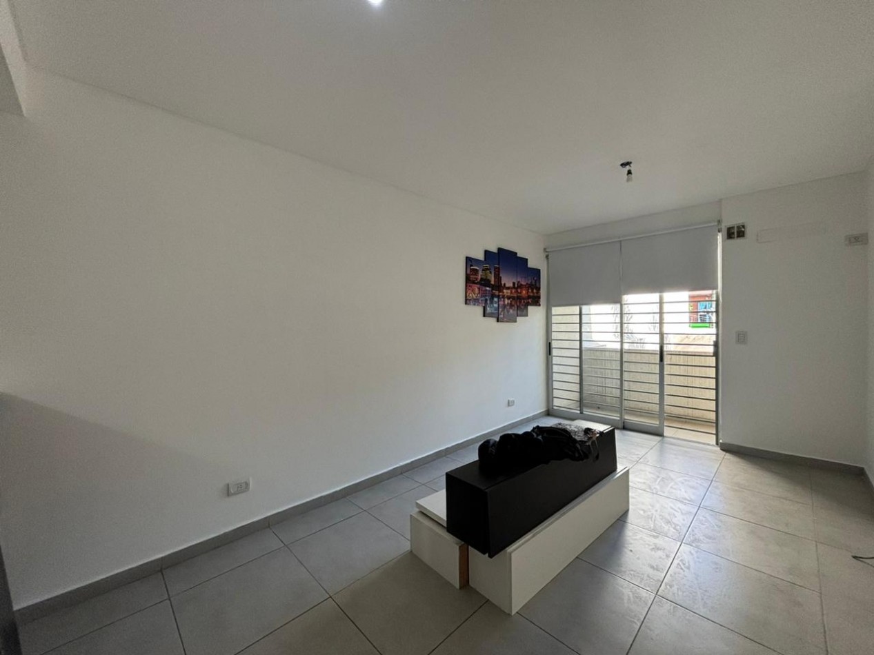 Impecable departamento de 2 ambientes con cochera cubierta - San Martin Centro