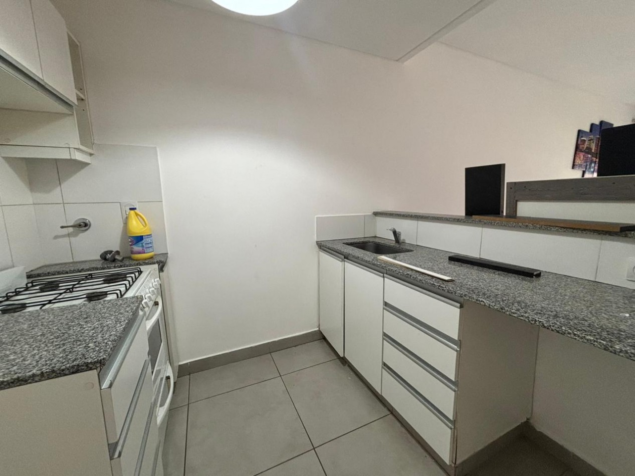 Impecable departamento de 2 ambientes con cochera cubierta - San Martin Centro