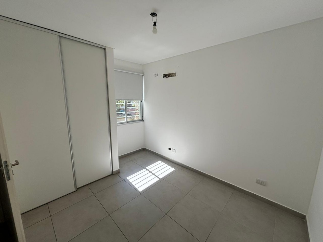 Impecable departamento de 2 ambientes con cochera cubierta - San Martin Centro