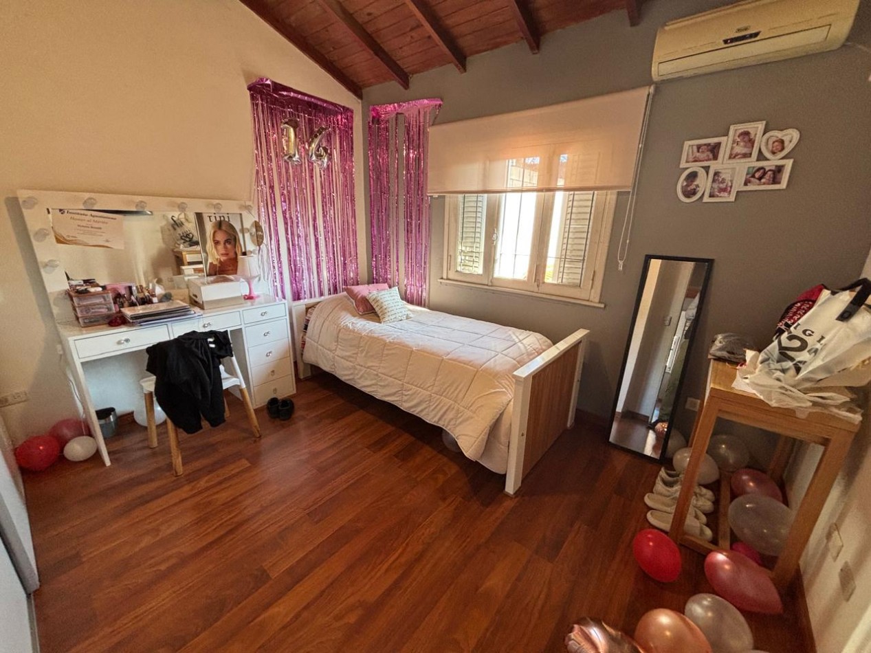 Hermosa casa de 4 ambientes en venta - Villa Lynch