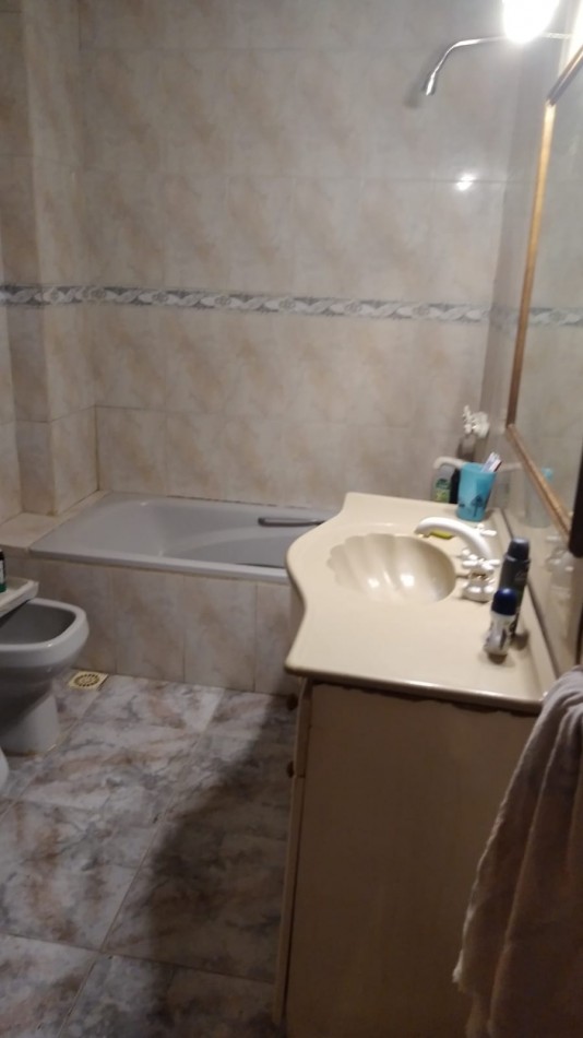 Excelente casa de 5 ambientes en venta - San Martin centro