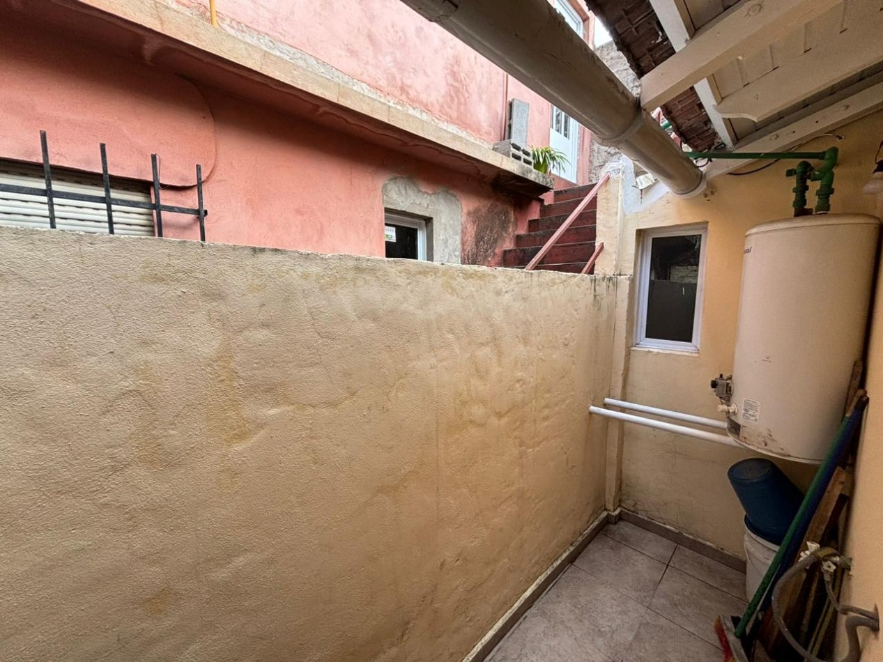 Excelente PH de 3 ambientes en venta - Villa Lynch