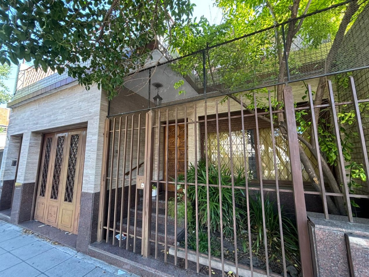 Amplio PH de 5 ambientes en venta - Villa Maipu