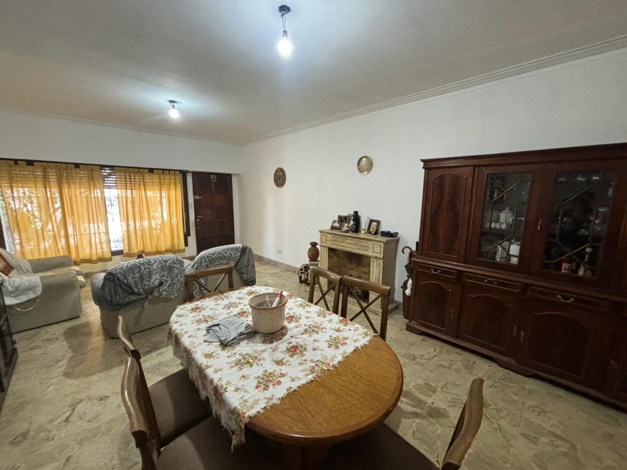 Amplio PH de 5 ambientes en venta - Villa Maipu