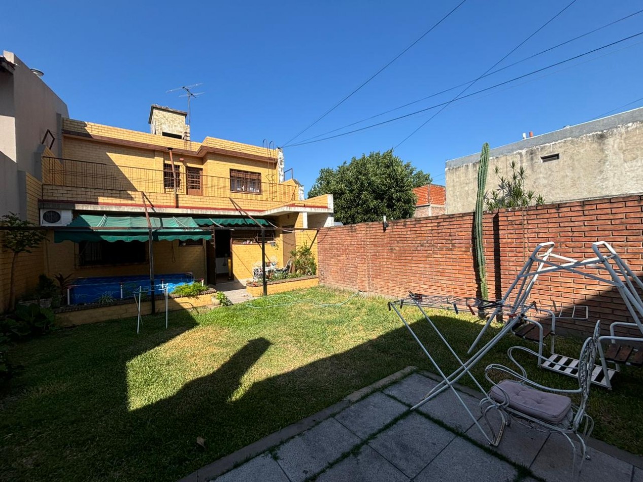 Amplio PH de 5 ambientes en venta - Villa Maipu