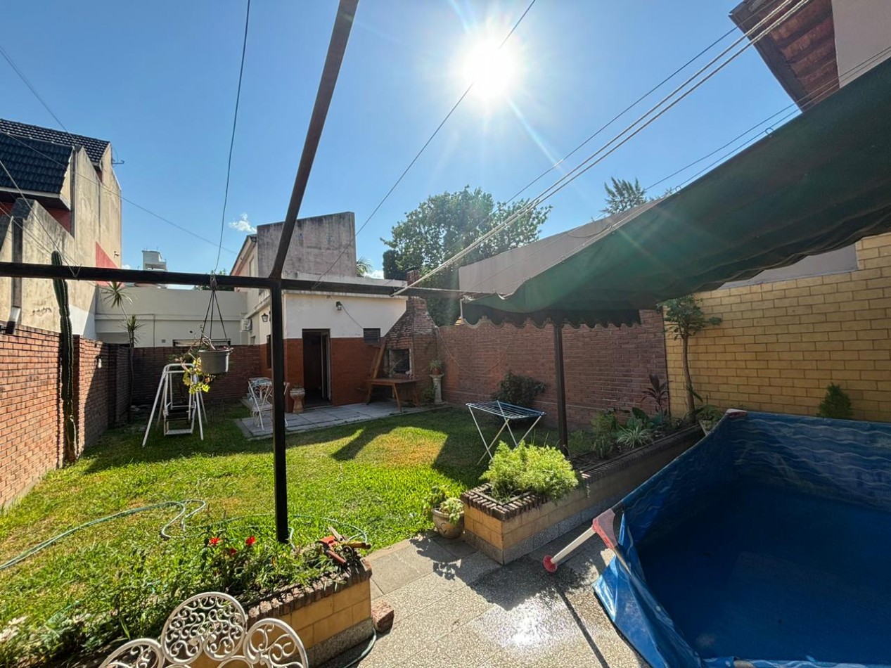 Amplio PH de 5 ambientes en venta - Villa Maipu