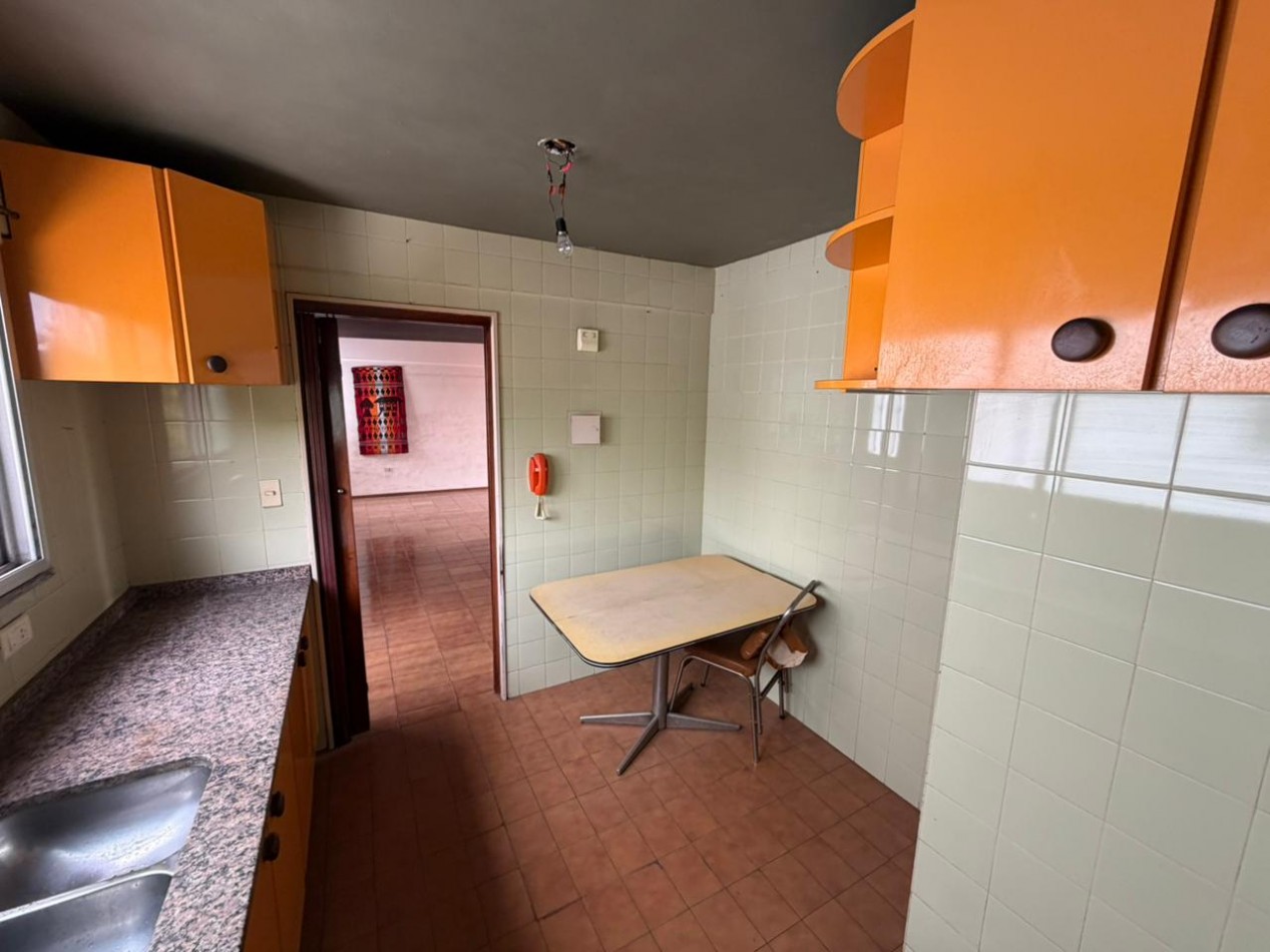 OPORTUNIDAD Excelente departamento semipiso de 3 ambientes - Centro San Martin