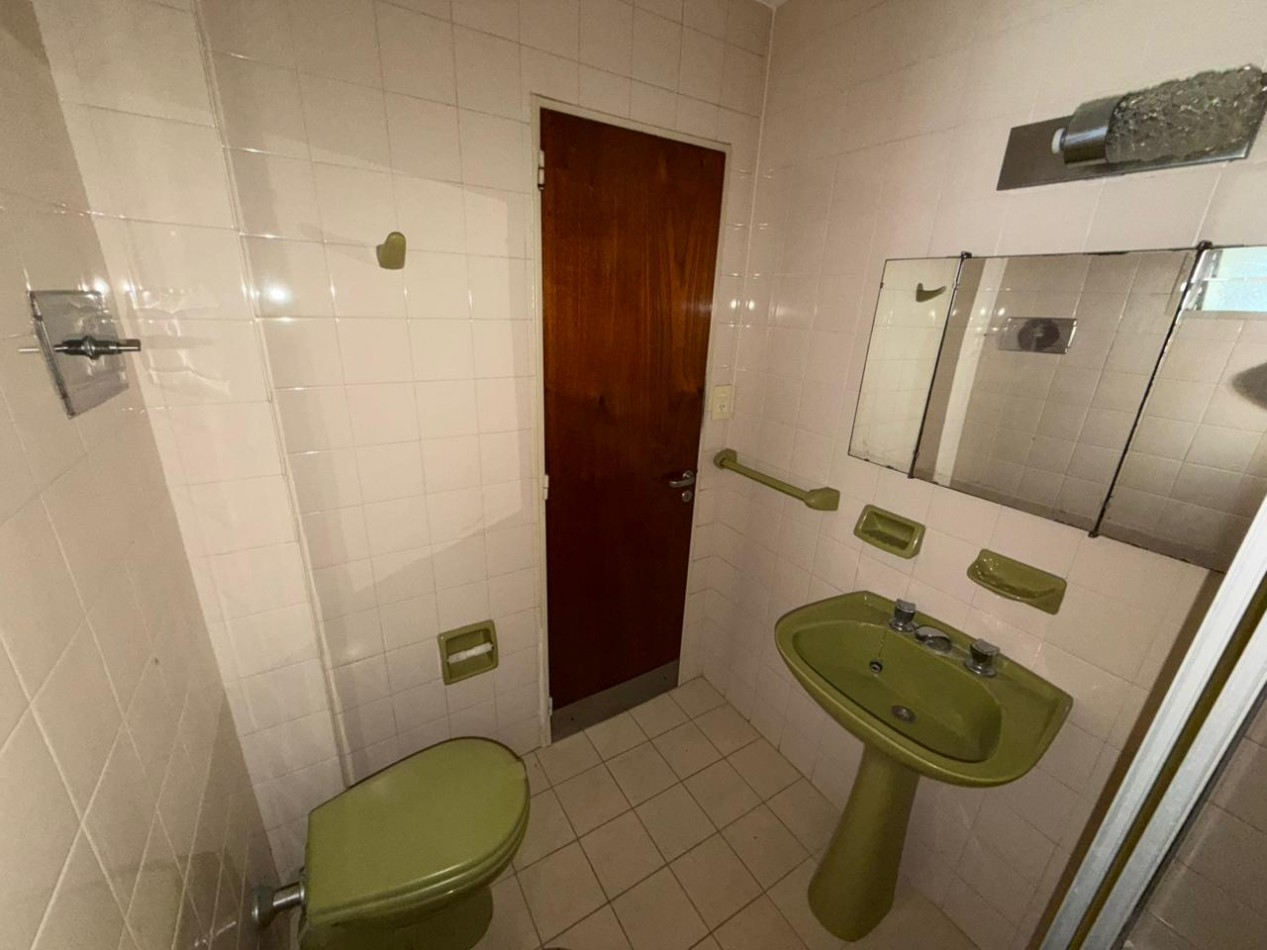 OPORTUNIDAD Excelente departamento semipiso de 3 ambientes - Centro San Martin