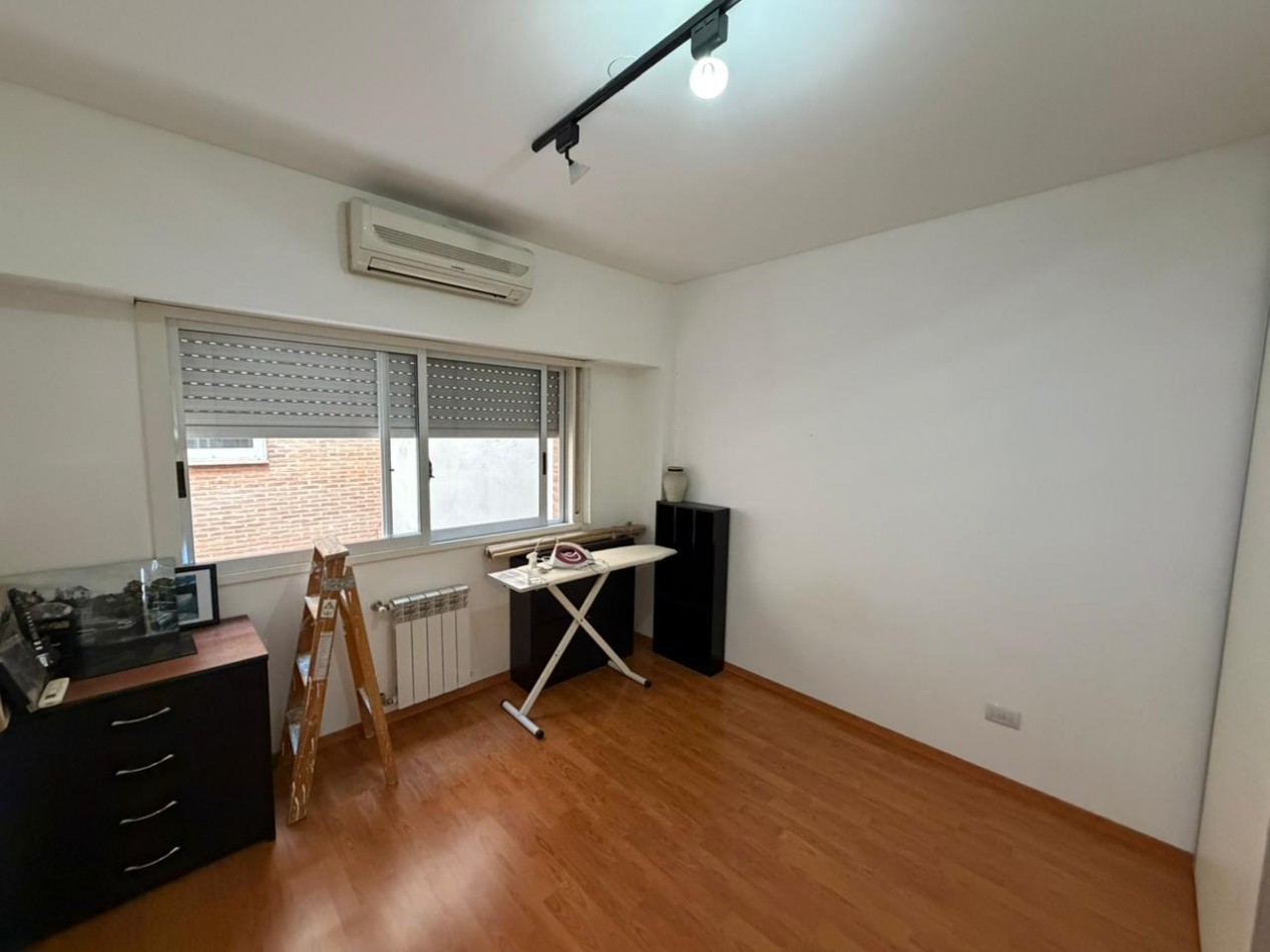 Departamento de 4 ambientes de categoria CON COCHERA en venta - San Martin centro