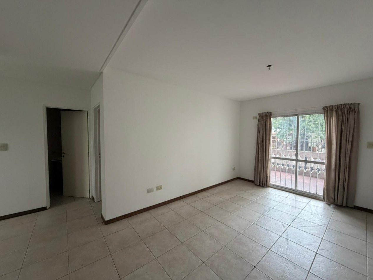 Excelente 2 ambientes con patio en alquiler - San Andres