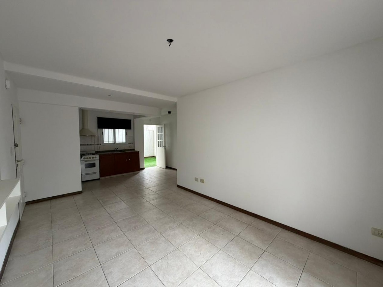 Excelente 2 ambientes con patio en alquiler - San Andres