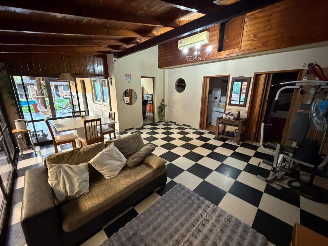 Hermosa casa de 4 ambientes en venta - San Martin