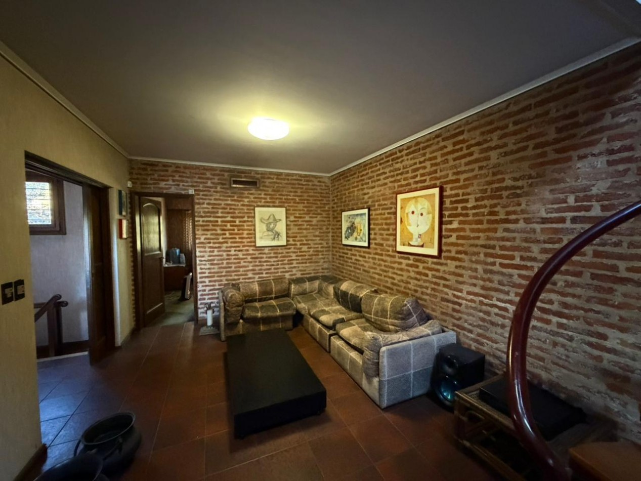 Hermosa casa de 7 ambientes en venta - Boulougne
