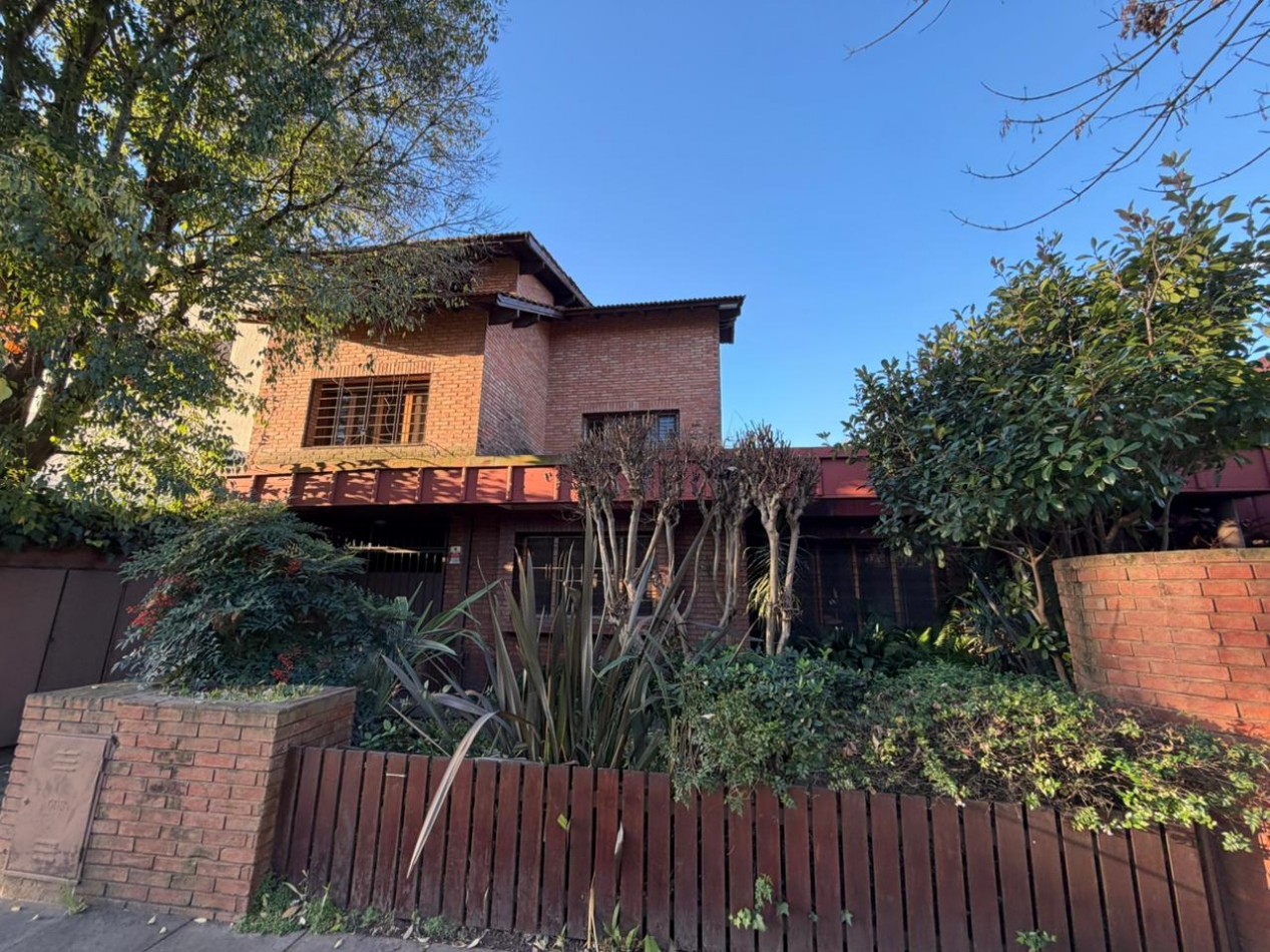 Hermosa casa de 7 ambientes en venta - Boulougne