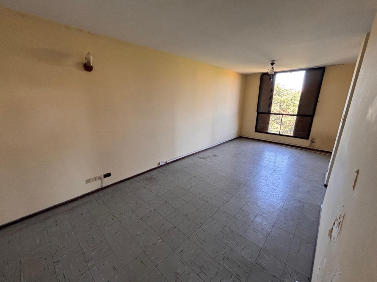 Depto 3 amb. a Reciclar. 