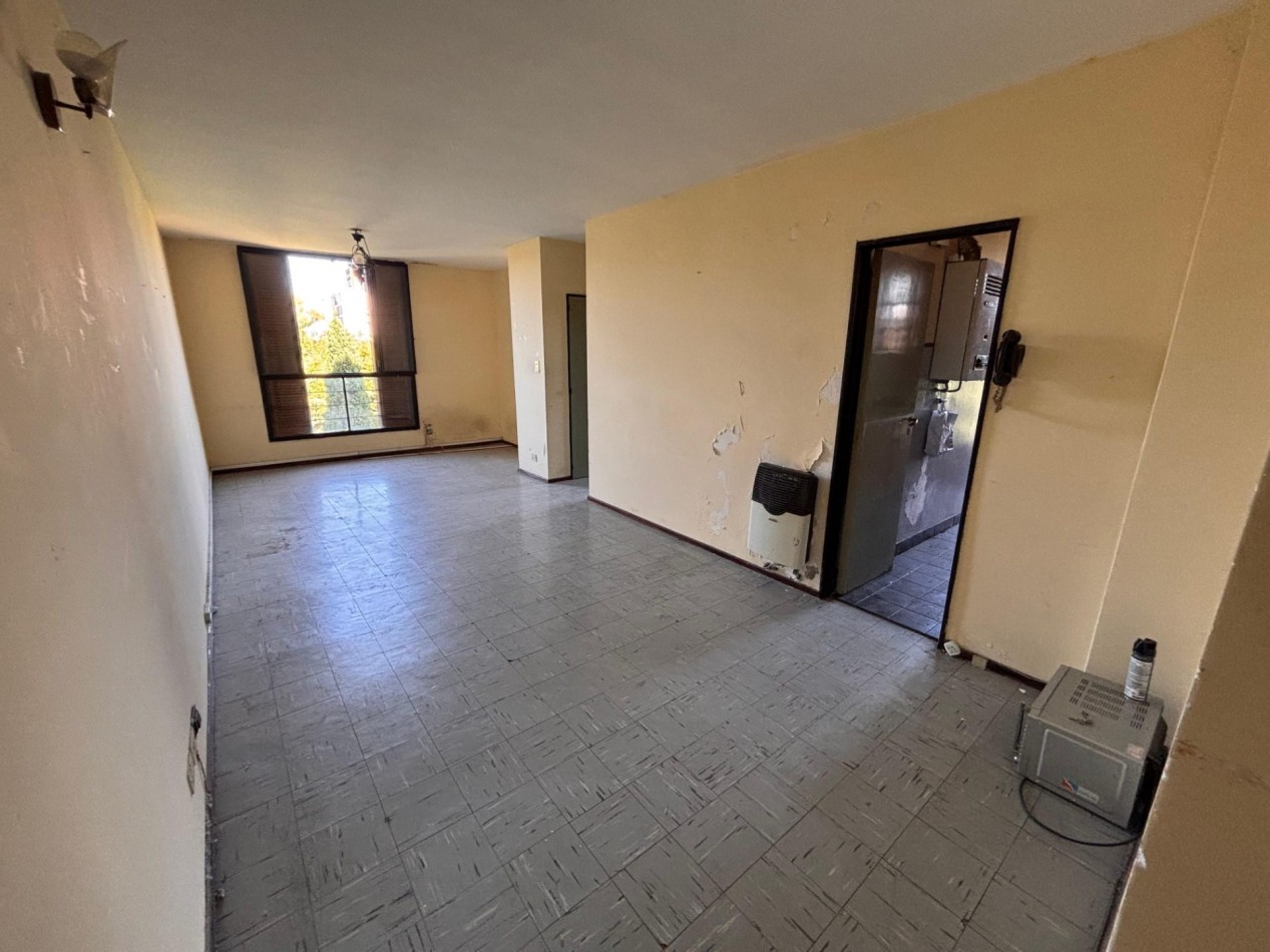 Depto 3 amb. a Reciclar. 