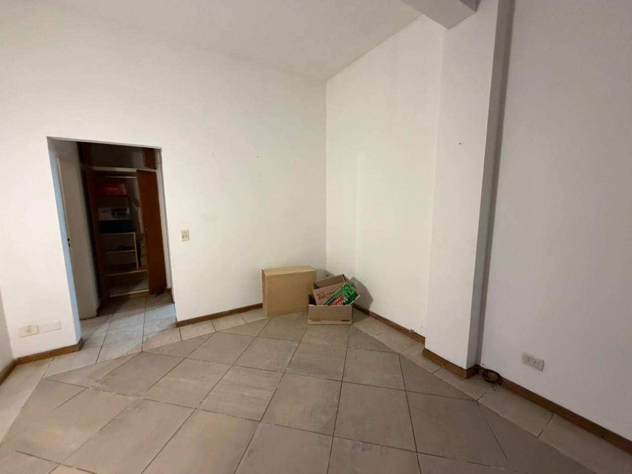 Departamento monoambiente en planta baja con espacio guardacoche - San Martin