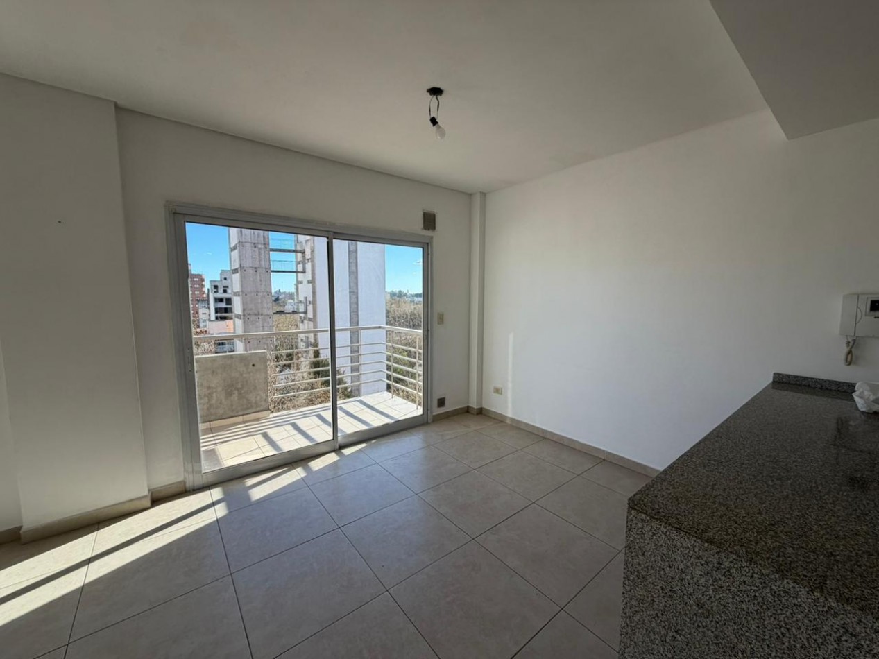 Excelente departamento de 2 ambientes con cochera - San Martin