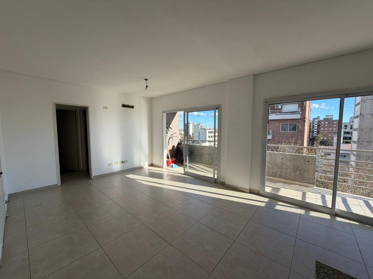 Excelente departamento de 2 ambientes con cochera - San Martin