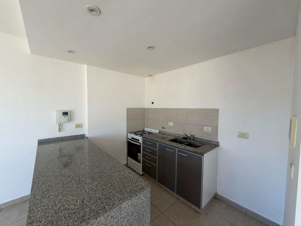 Excelente departamento de 2 ambientes con cochera - San Martin