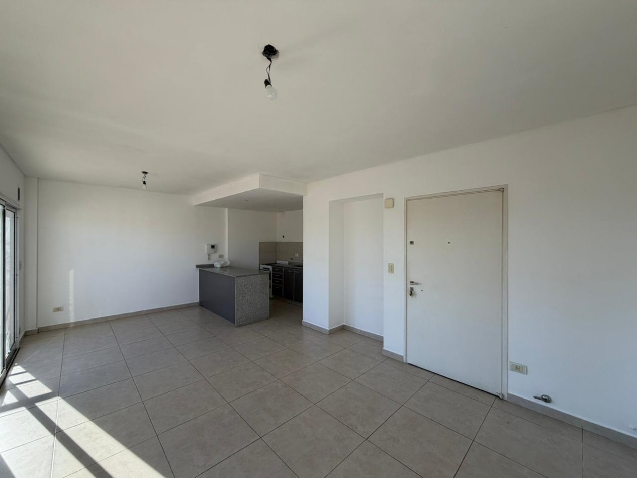 Excelente departamento de 2 ambientes con cochera - San Martin