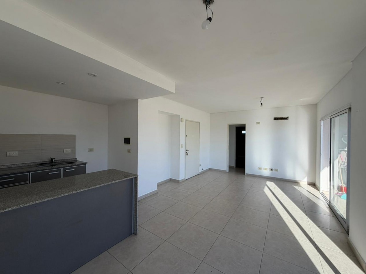 Excelente departamento de 2 ambientes con cochera - San Martin