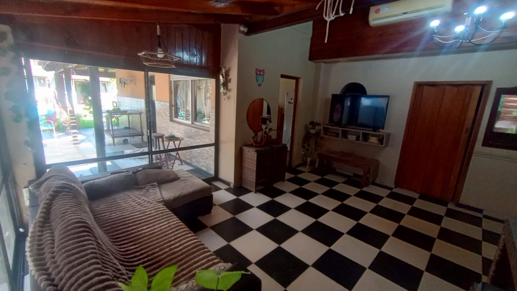 Hermosa casa de 4 ambientes en venta - San Martin