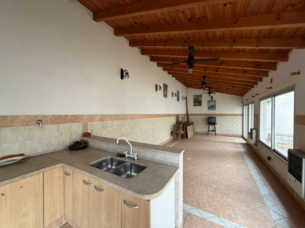 Casa de 5 ambientes en alquiler - Villa Ballester