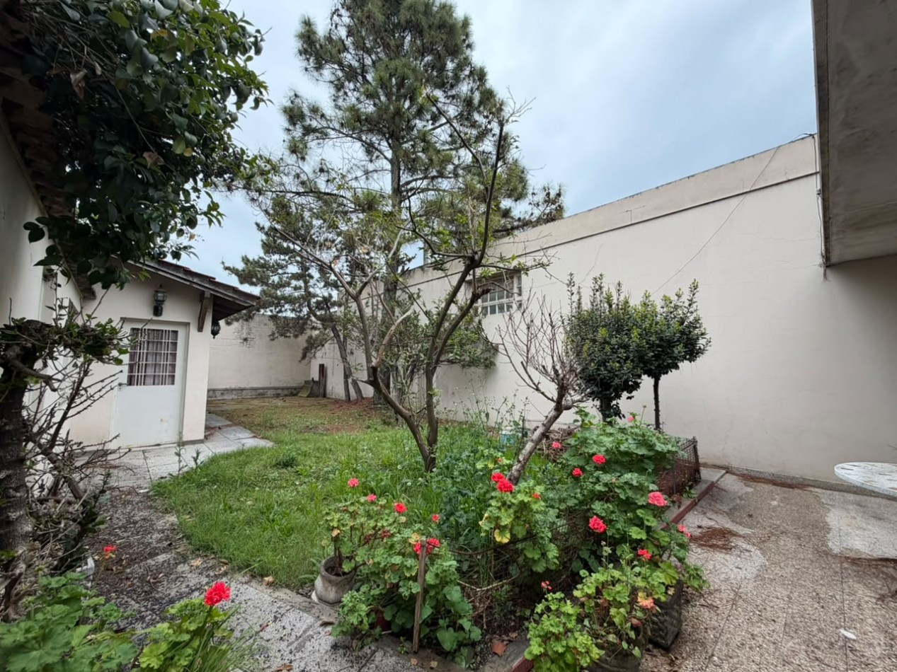 Casa de 5 ambientes en alquiler - Villa Ballester