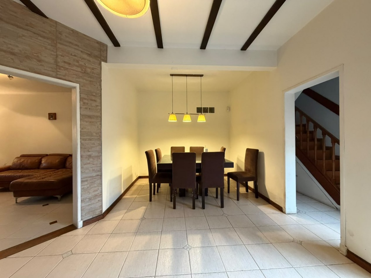 Hermosa Casa De 5 Ambientes - Villa Ballester