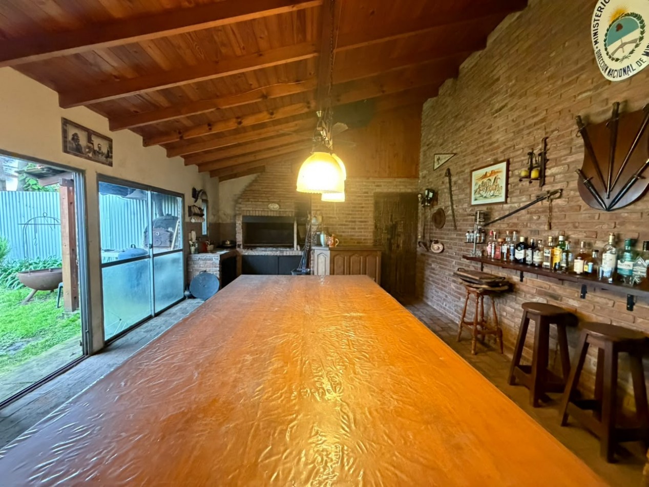Hermosa Casa De 5 Ambientes - Villa Ballester
